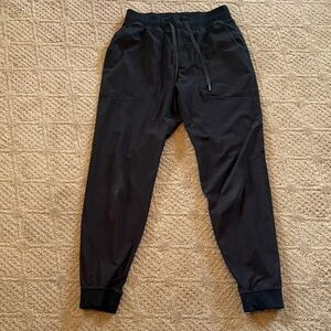 Men's black/grey lululemon Jogger Pants medium